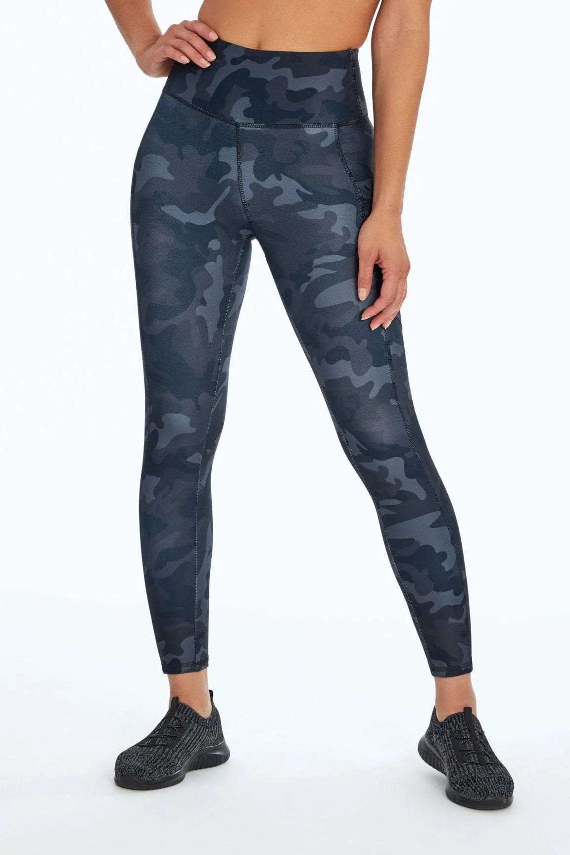 Eclipse Print Legging (Black Classy Abstract)