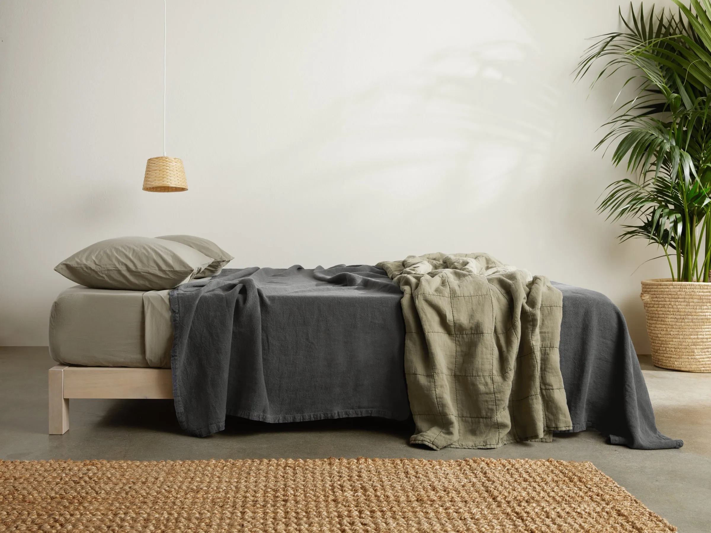 Vintage Linen Bed Blanket (Coal)